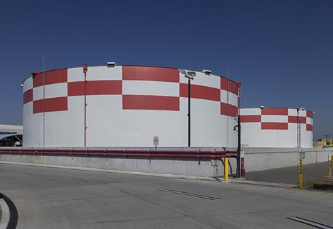large airplane fuel tanks